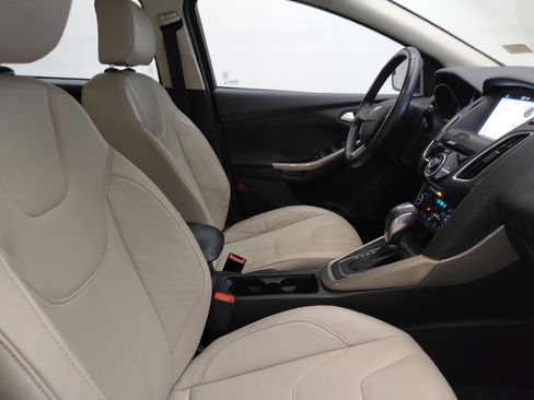 Used 2016 Ford Focus Titanium FWD image 21