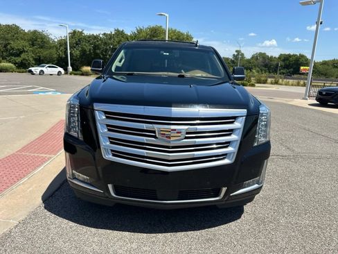 Used 2015 Cadillac Escalade Platinum AWD/4WD image 2