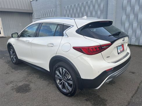 Used 2018 INFINITI QX30 Premium w/ Cargo Package image 8
