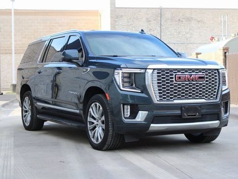 Used 2021 GMC Yukon XL Denali image 2