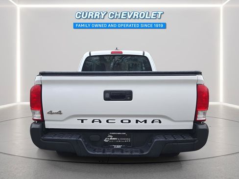 Used 2017 Toyota Tacoma SR image 11