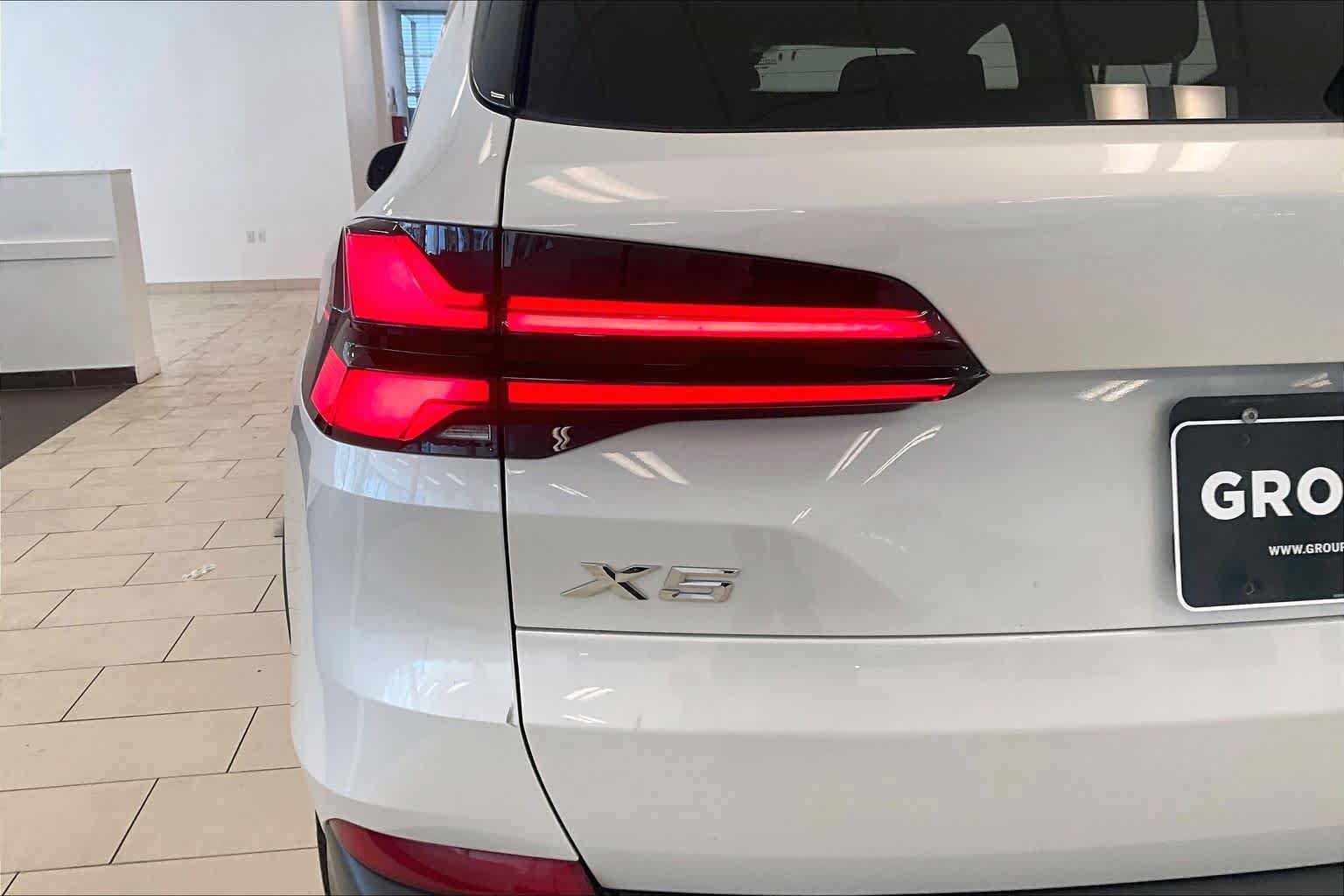 Used 2025 BMW X5 xDrive50e AWD/4WD image 29