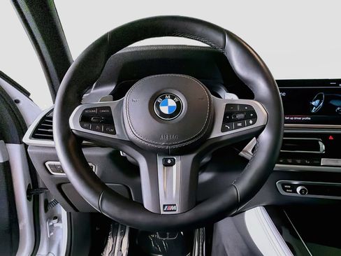 Used 2023 BMW X5 sDrive40i w/ M Sport Package RWD image 11