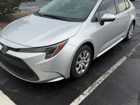 Used 2022 Toyota Corolla LE FWD image 1