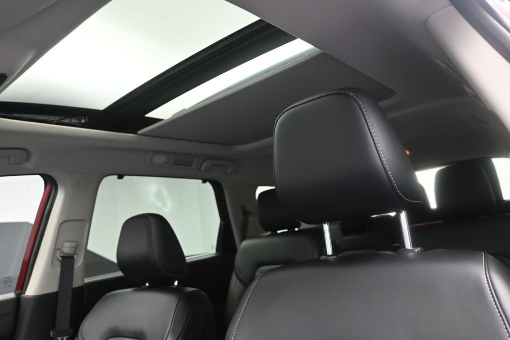 Used 2024 Nissan Pathfinder Platinum FWD image 20