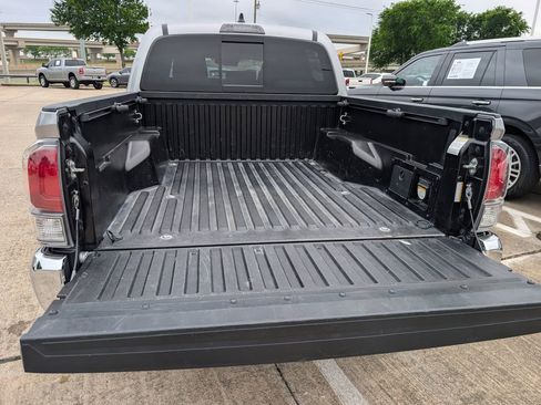 Used 2021 Toyota Tacoma TRD Off-Road AWD/4WD image 29