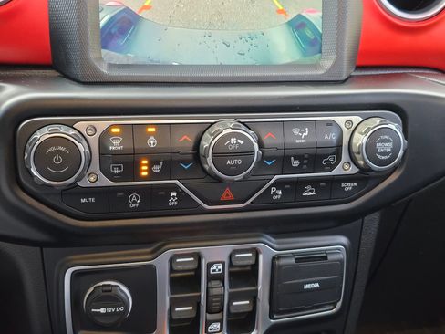 Used 2020 Jeep Gladiator Rubicon image 22