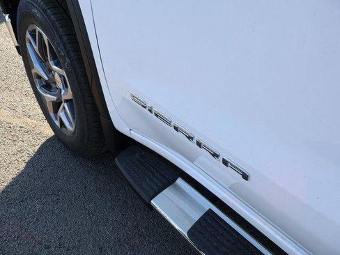 New 2026 GMC Sierra 1500 SLT w/ SLT Premium Package image 18