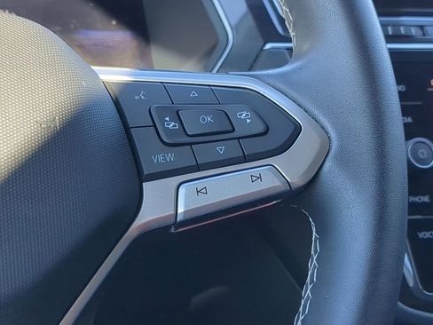 Used 2022 Volkswagen Tiguan SE image 18