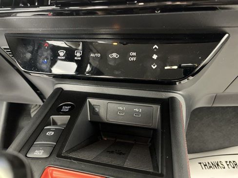Used 2025 Nissan Kicks SR FWD image 23