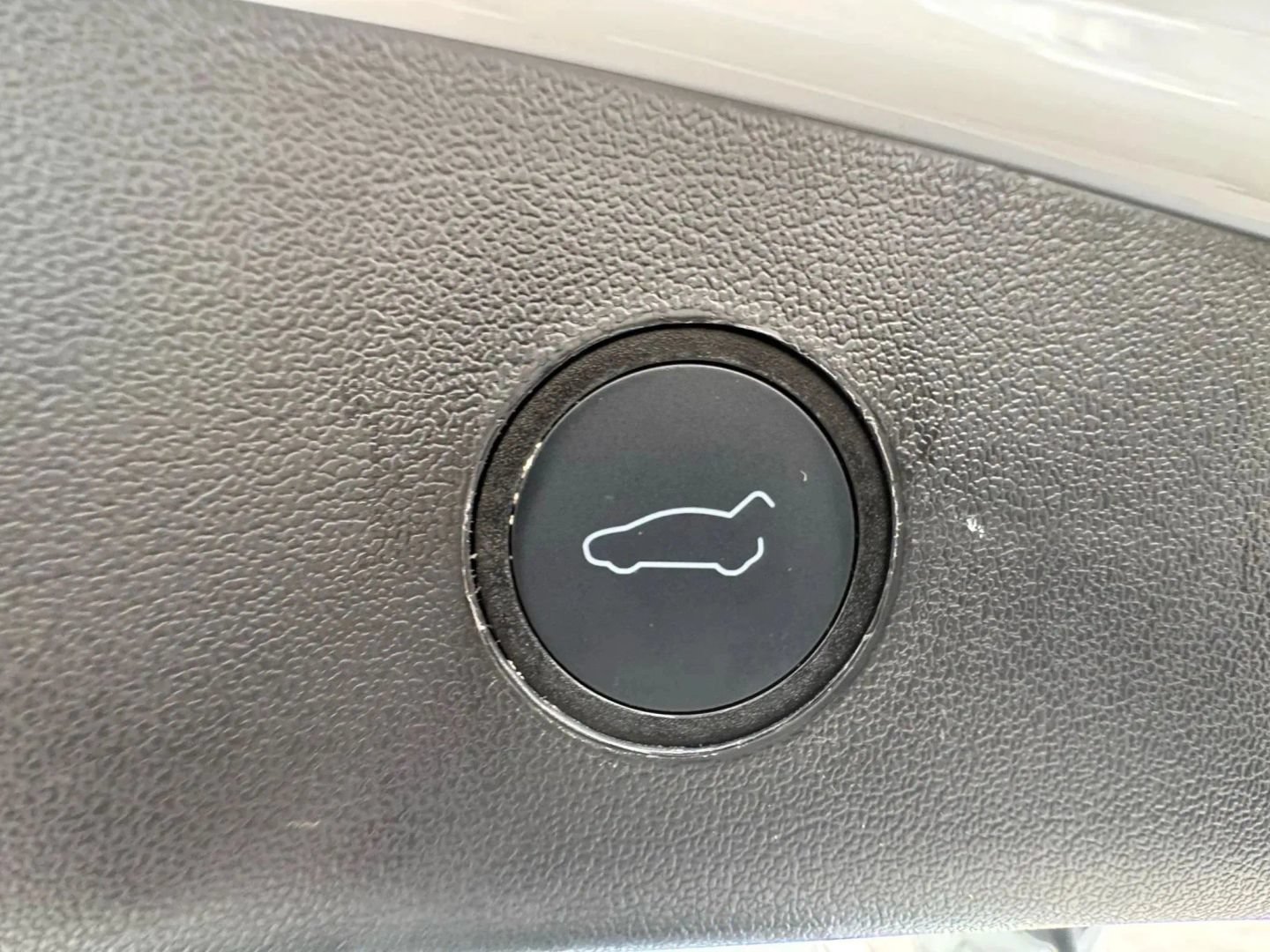 Used 2023 Tesla Model 3 Standard Range RWD image 29