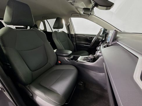 Used 2022 Toyota RAV4 LE AWD/4WD image 24