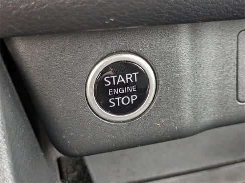 Used 2023 Nissan Rogue SV image 24