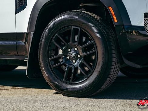 Used 2022 Land Rover Defender 90 X-Dynamic S image 41