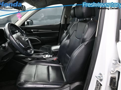 Used 2020 Kia Telluride LX AWD/4WD image 12