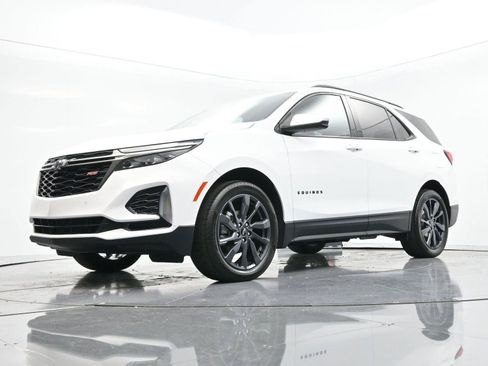 Used 2023 Chevrolet Equinox RS FWD image 40