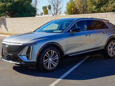 Certified 2025 Cadillac Lyriq Luxury image 3