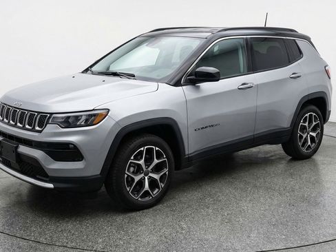 Used 2025 Jeep Compass Limited AWD/4WD image 3