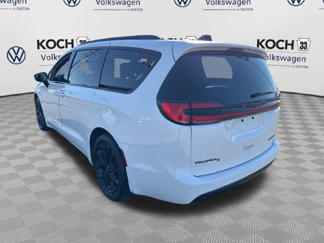 Used 2025 Chrysler Pacifica Limited FWD image 6
