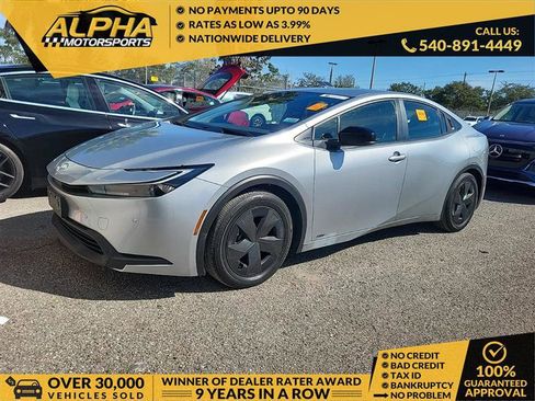 Used 2023 Toyota Prius LE image 1