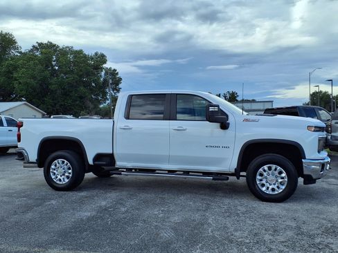 Used 2024 Chevrolet Silverado 2500 LT w/ All Star Edition AWD/4WD image 3