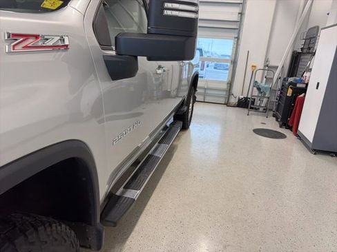 Used 2022 Chevrolet Silverado 2500 LTZ w/ Gooseneck/5TH Wheel Package AWD/4WD image 6