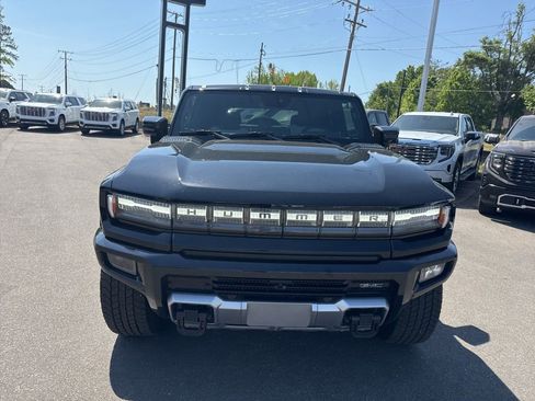 Used 2025 GMC Hummer EV 3X w/ LPO, Dark Essentials Package AWD/4WD image 8