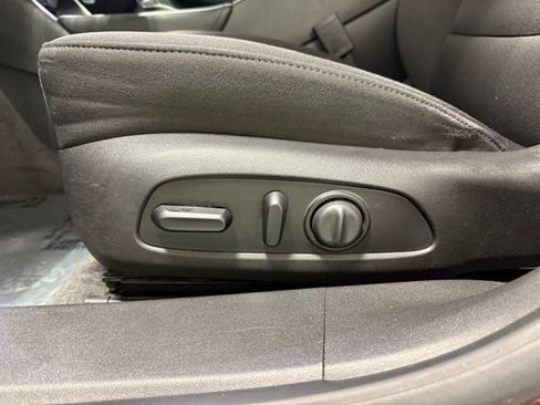 Used 2018 Chevrolet Malibu LT image 12