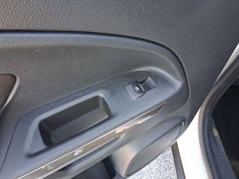 Used 2020 Ford EcoSport SE w/ SE Convenience Package image 10