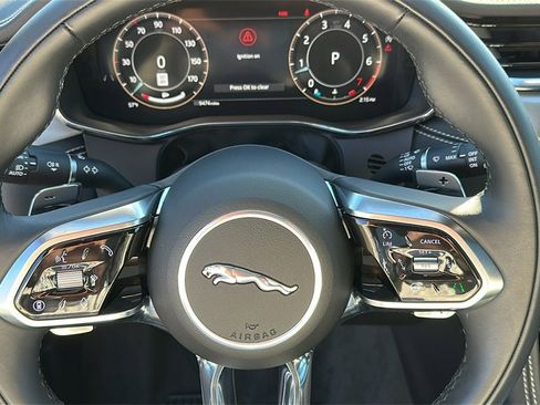 Certified 2025 Jaguar F-PACE R-Dynamic S image 11