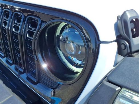 Certified 2024 Jeep Wrangler Unlimited AWD/4WD image 12