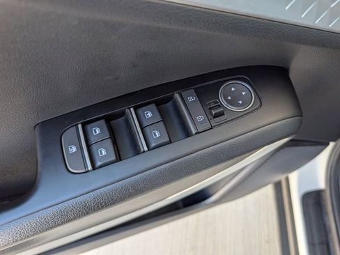 Used 2023 Kia Soul LX image 20