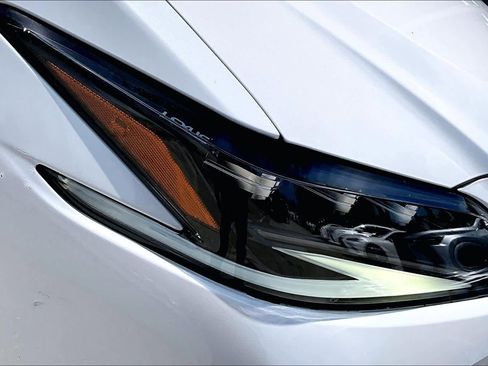 Used 2023 Lexus ES 300h Ultra Luxury w/ Accessory Package (Z1) FWD image 28