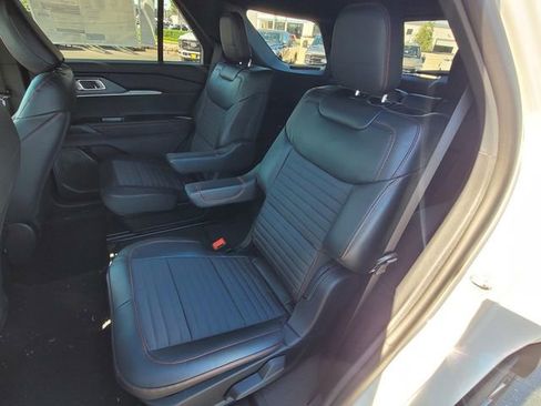 New 2026 Ford Explorer ST-Line w/ ST-Line Street Pack image 6