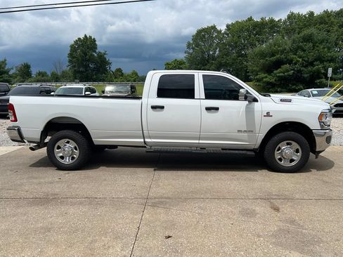 Used 2022 RAM 2500 Tradesman w/ Chrome Appearance Group AWD/4WD image 4