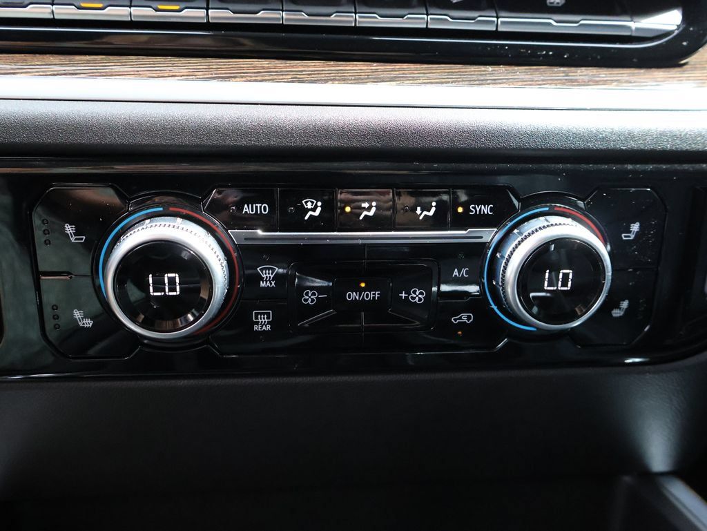 Certified 2025 GMC Sierra 1500 Elevation AWD/4WD image 29