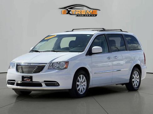 Used 2015 Chrysler Town & Country Touring w/ Driver Convenience Group FWD image 1