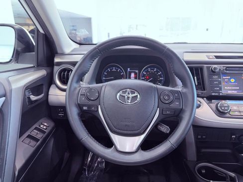 Used 2018 Toyota RAV4 XLE FWD image 17