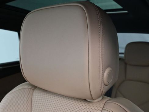 Certified 2026 Porsche Macan image 20