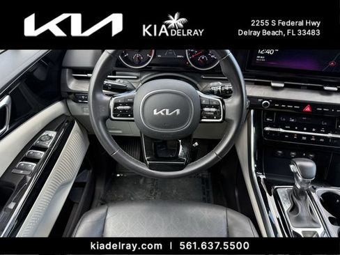 Certified 2024 Kia Carnival EX FWD image 12