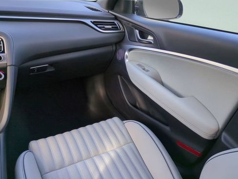 Certified 2025 Genesis G70 2.5T w/ Sport Prestige Package RWD image 17