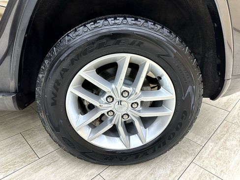 Used 2018 Jeep Grand Cherokee Overland image 37