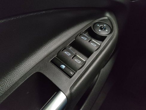 Used 2017 Ford Escape SE w/ Equipment Group 201A FWD image 27