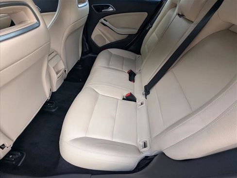 Used 2014 Mercedes-Benz CLA 250 image 17