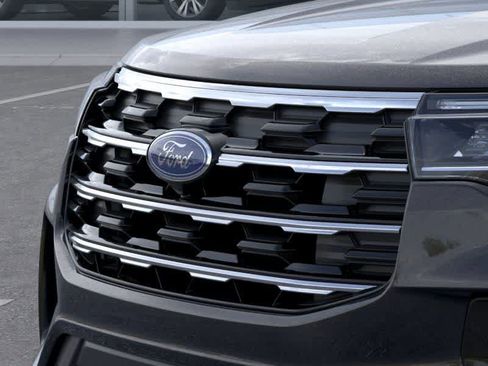 Used 2026 Ford Explorer Active w/ Active Comfort Package AWD/4WD image 17