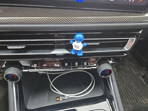 Used 2025 Chevrolet Traverse High Country w/ LPO, Floor Liner Package image 31