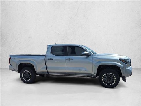 Used 2026 Toyota Tacoma TRD Sport AWD/4WD image 4