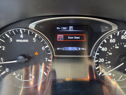 Used 2020 Nissan Pathfinder SL image 10