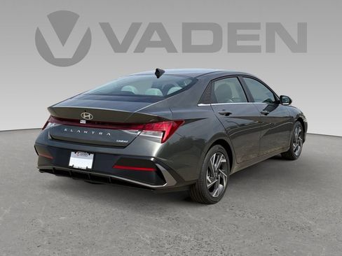 New 2026 Hyundai Elantra Limited FWD image 23