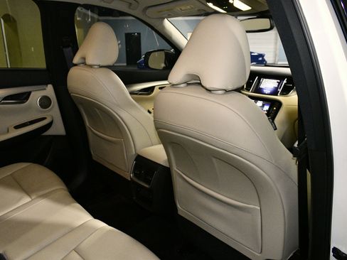 Used 2022 INFINITI QX50 Sensory w/ Cargo Package image 16